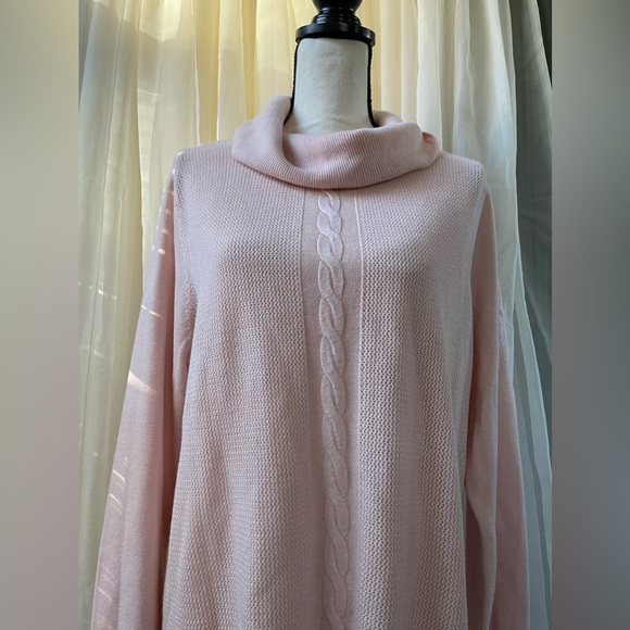 Pink Turtleneck - Picture 5 of 8